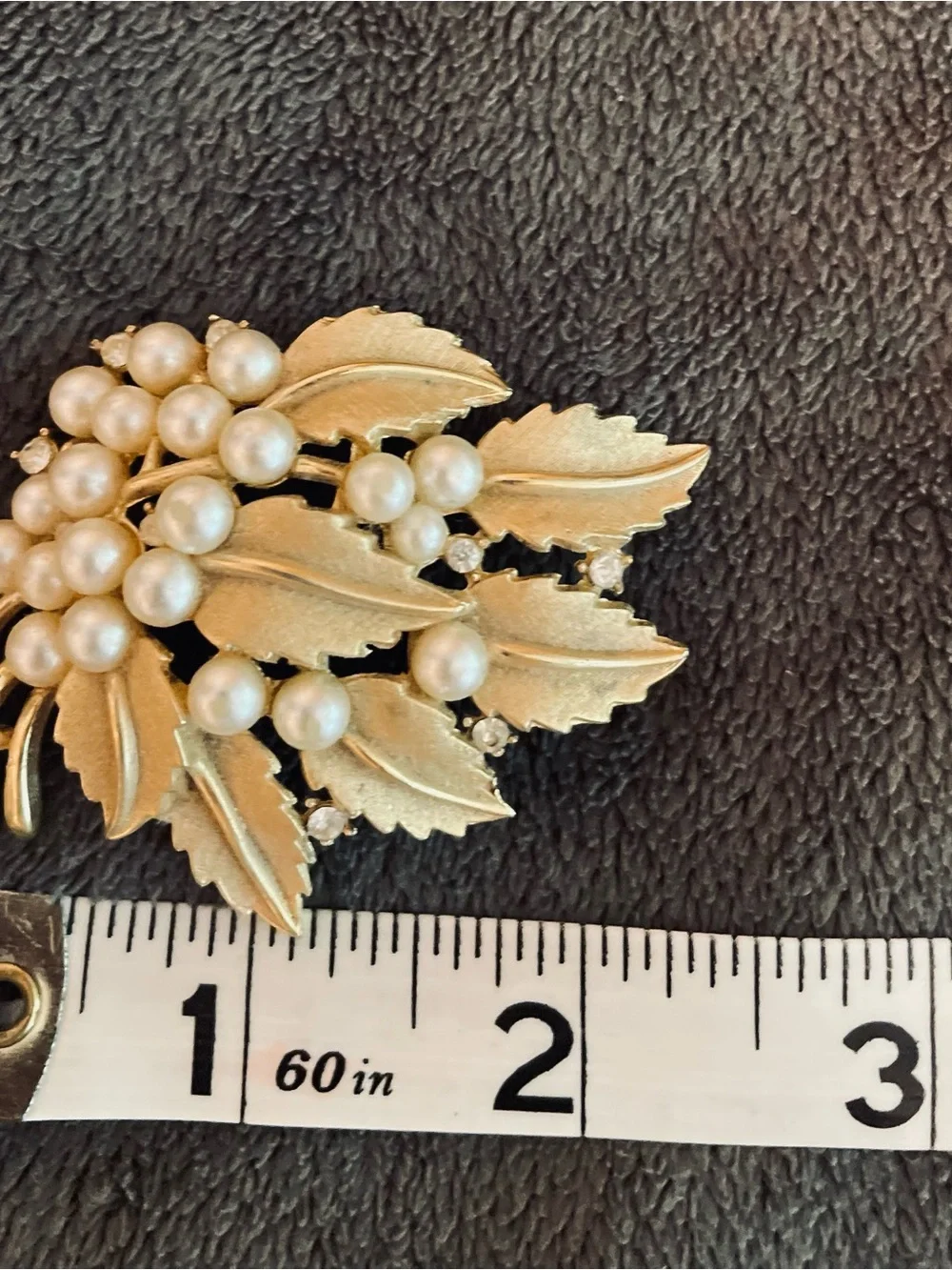 Vintage Trifari 1960's Crown Gold Pearl Leaf Brooch Timeless Sophistication
